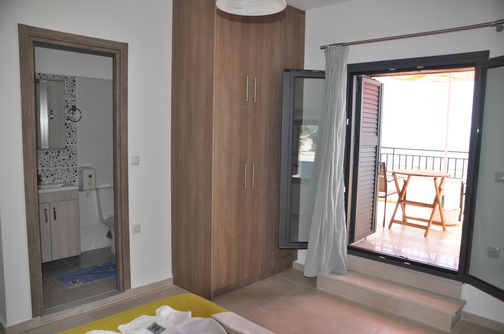Paralia Guest House Агия Румели Стая снимка