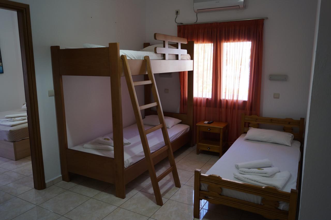 Paralia Guest House Агия Румели Екстериор снимка