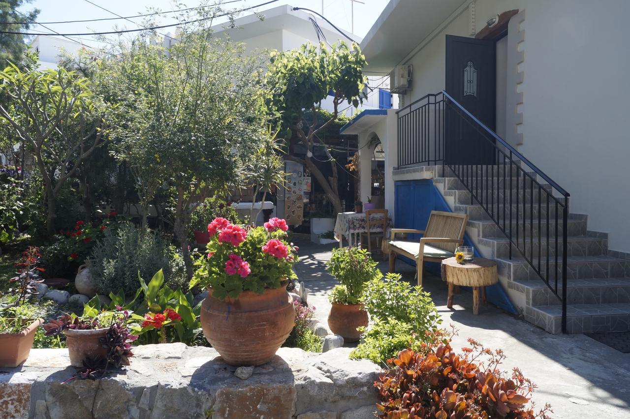 Paralia Guest House Агия Румели Екстериор снимка